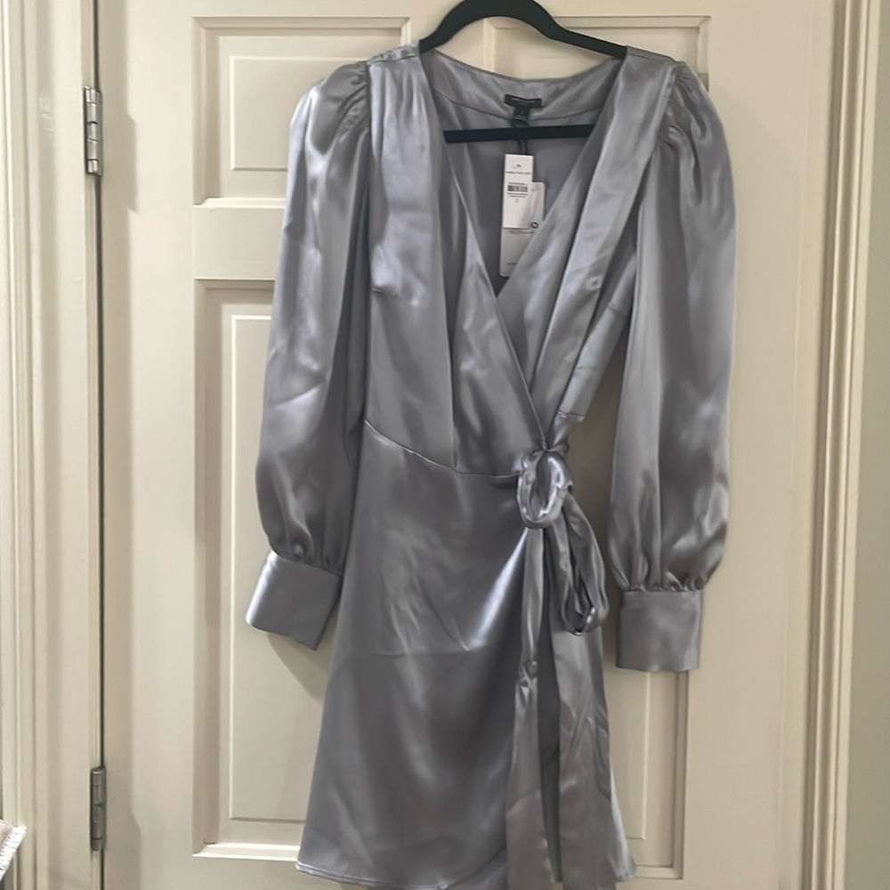 Brand new Ann Taylor dress perfect for the upcoming holidays.